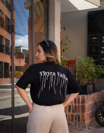 Camiseta Oversize Negra Thyravalks